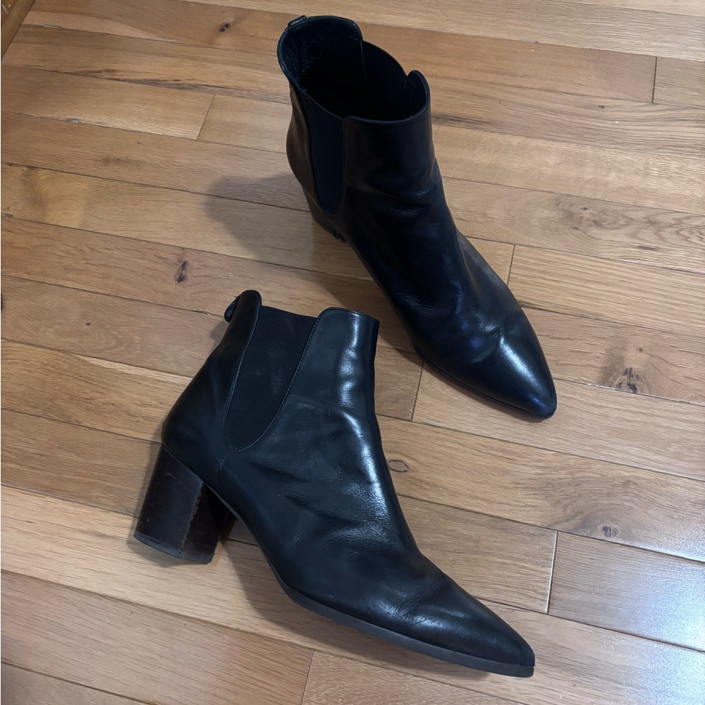 Stuart Weitzman Pointed Toe Black Booties size 11